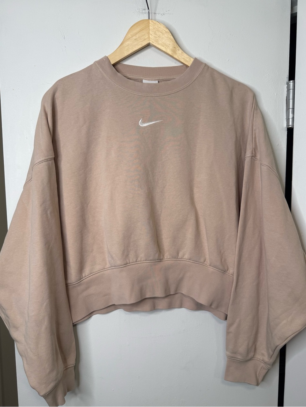 Nike Women's Blush Cropped Crew Sweatshirt